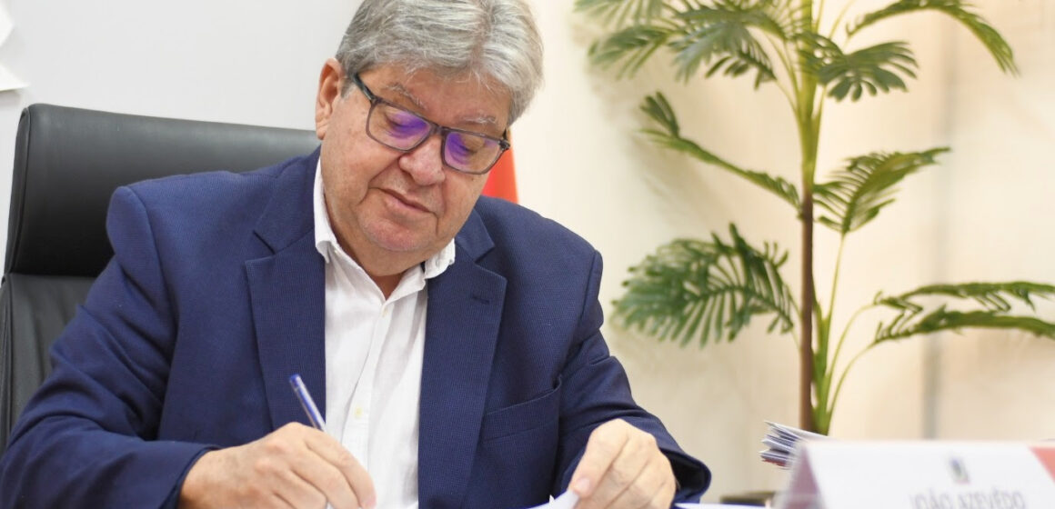 João Azevêdo nomeia mais 211 aprovados da segunda turma do concurso da Polícia Civil