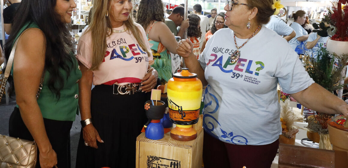 unnamed (1) Primeira-dama do Estado visita Salão do Artesanato Paraibano e reforça compromissos do Governo com artesãos