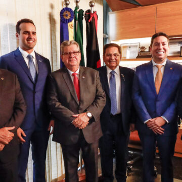 João Azevêdo anuncia na abertura dos trabalhos na AL a inauguração de diversas obras, além da expansão do programa “Tá na Mesa”