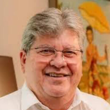 João Azevêdo recebe em São Paulo homenagem da CVC pelos investimentos no turismo 