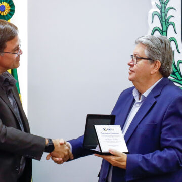 unnamed (6) João Azevêdo recebe reconhecimento do Conselho Regional de Contabilidade por fomento ao empreendedorismo