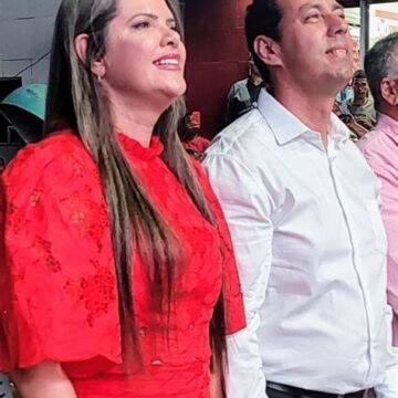 WhatsApp Image 2025-05-26 at 21.07.54 PREFEITURA DE LUCENA SOB NOVA DIREÇÃO : Primeira-dama assume comando e transforma secretário em figura decorativa