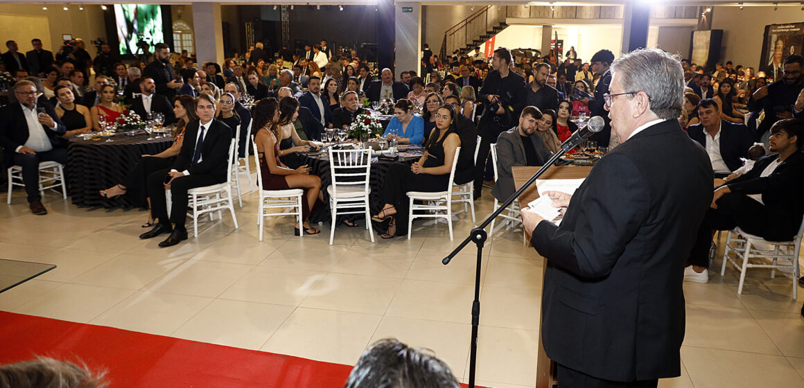 unnamed (12) João Azevêdo prestigia homenagem aos “100 Maiores Contribuintes de ICMS da Paraíba” e destaca avanços na economia do Estado