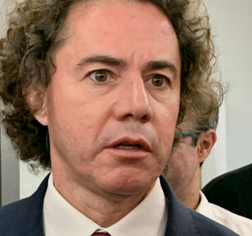PRESIDENTE DO PSB NACIONAL AFIRMA TER PAGO CONTA DE CAMPANHA DE VENEZIANO MESMO ELE FORA DA LEGENDA,E QUE ´HA INDIFERENÇAS