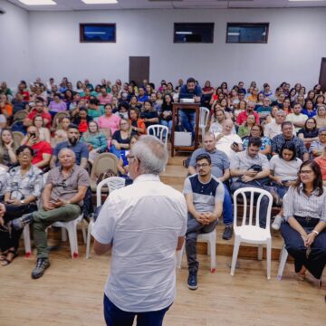 WhatsApp Image 2025-06-03 at 15.19.34 Valorização dos profissionaisCícero Lucena anuncia aumento de 27,5% na gratificação dos gestores das escolas municipais