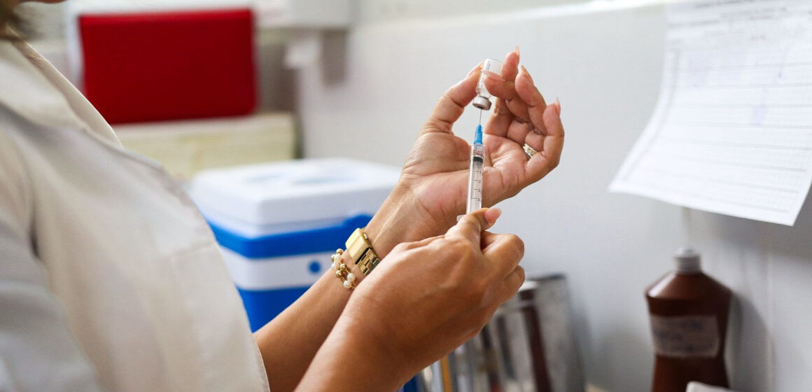 Saúde do Estado prorroga estratégia de vacinação contra o HPV para adolescentes de 15 a 19 anos