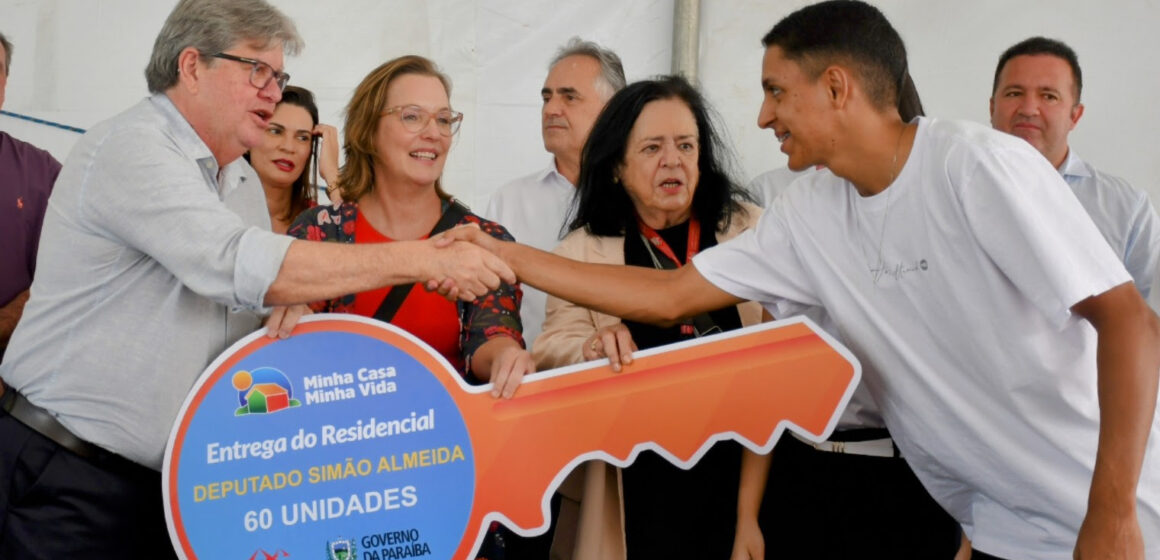 unnamed João Azevêdo entrega Residencial Deputado Simão Almeida e assegura moradia digna a 60 famílias de João Pessoa