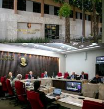 TCE reprova contas de Mogeiro por retenção indevida da Previdência e contratações ilegais, e de Bom Jesus por descontrole contábil e descumprimento de exigências legais