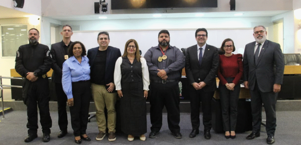 ALPB concede Medalha Darcy Ribeiro ao policial penal Mazukyevicz Ramon 
