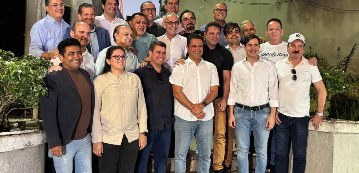 Demonstração de força: vereadores acompanham Cícero em inauguração de museu no Palácio da Redenção