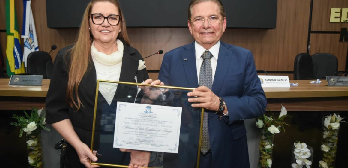 Adriano Galdino recebe título de cidadão de Patos