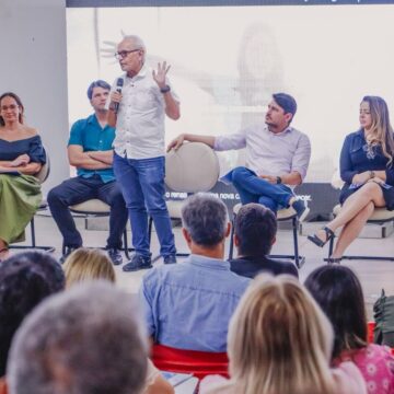 Excelência no atendimento  Cícero Lucena apresenta cartilha para gerentes e anuncia premiação por metas alcançadas na Saúde