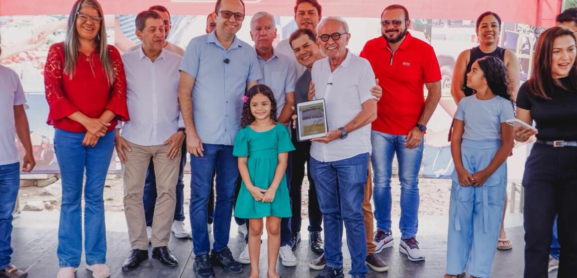 Infraestrutura integrada  Cícero Lucena autoriza pavimentação de 12 ruas, anuncia nova praça e instalação de passarela no Jardim Veneza