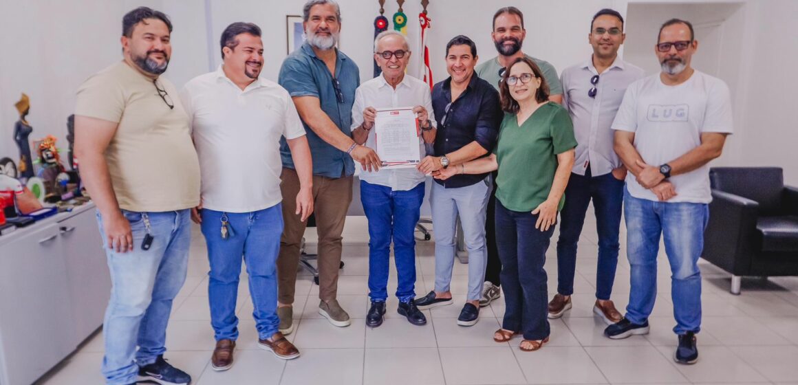 WhatsApp Image 2025-11-07 at 15.24.09 nn Formação de mão de obra Cícero Lucena firma parceria com setor têxtil e garante qualificação profissional em João Pessoa