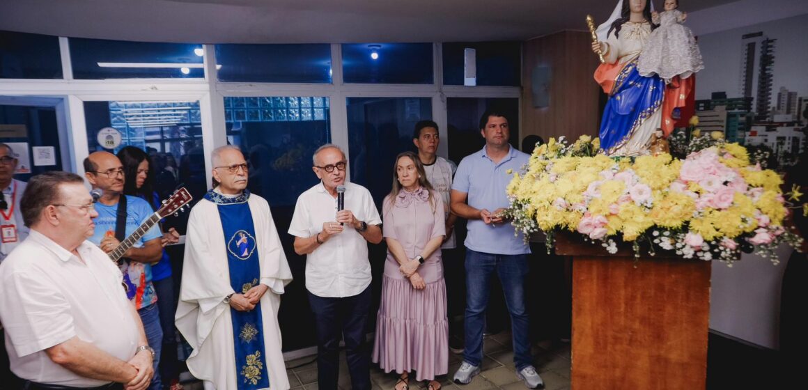 WhatsApp Image 2025-11-25 at 12.30.51 Fortalecimento da fé Cícero Lucena destaca simbolismo da visita da imagem de Nossa Senhora da Penha e prepara cidade para grande romaria