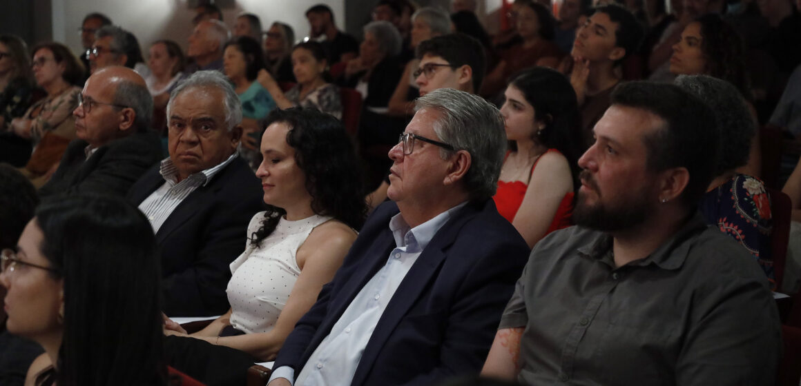 ghhj João Azevêdo prestigia concerto em homenagem aos 80 anos da OSPB e destaca investimentos do Governo na cultura paraibana