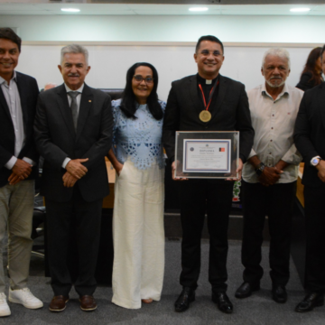 Captura de tela 2025-12-03 133043 ALPB concede título de Cidadão Paraibano ao Padre Irapuan Ramos Silva