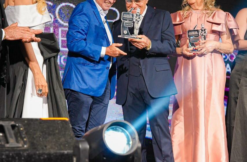 Cicero Lucena Recebe Premio em Patos - PB7 at 19.44.42 Cicero Lucena Recebe Premio em Patos - PB