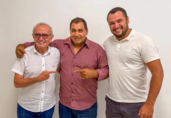 WhatsApp Image 2025-12-18 at 20.35.56 Grupo de oposição do município da Prata anuncia apoio à pré-candidatura de Cícero Lucena