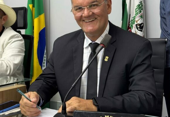 e0adfbb6-b216-40fb-aef8-ee4124b10a0a Santa Rita avança na inclusão: vereador Clóvis de Loy apresenta projeto que garante agendamento telefônico para idosos e pessoas com deficiência