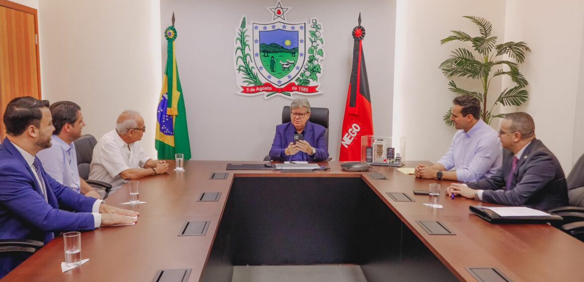 Disputa política em segundo plano  Cícero assina termo de cessão da Estação das Artes para instalação de Centro de Computação Quântica