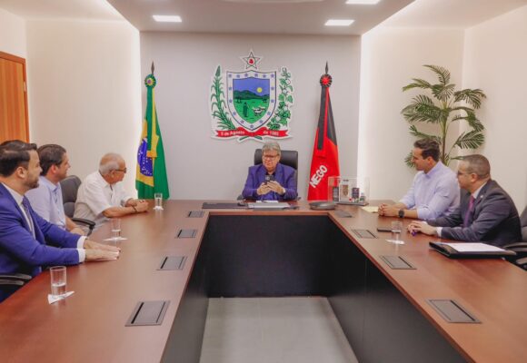 Disputa política em segundo plano  Cícero assina termo de cessão da Estação das Artes para instalação de Centro de Computação Quântica