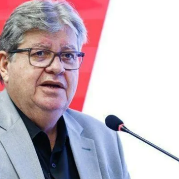 João Azevêdo apresenta as ações do Governo em 2025 e celebra resultados em áreas como saúde e segurança 