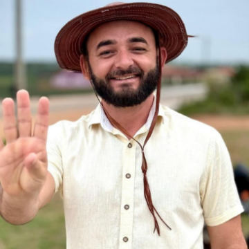 Prefeitura de Curral de Cima vai gastar quase meio milhão de reais  R$ 500 mil com horas de trator e revolta agricultores