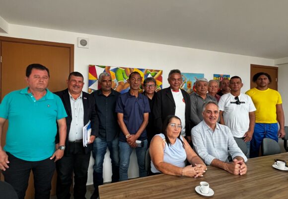 Em reunião com Luciano Cartaxo, representantes dos clubes de futebol feminino comemoram nova lei que equipara incentivos aos clubes masculinos