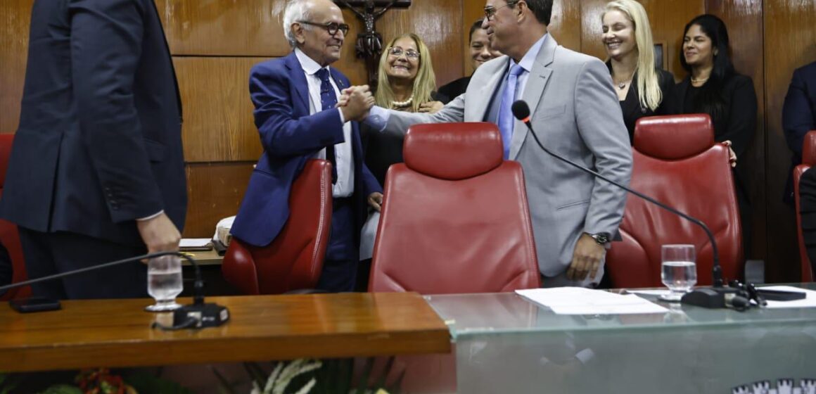 Na Câmara Municipal Cícero  Lucena destaca avanços da Prefeitura e anuncia a criação de um novo complexo viário no Altiplano