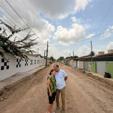 Depois de 40 anos de poeira e lama, Vereador de Santa Rita Clóvis de Loy garante pavimentação histórica em Tibiri ll junto ao Prefeito Jacson Alvino