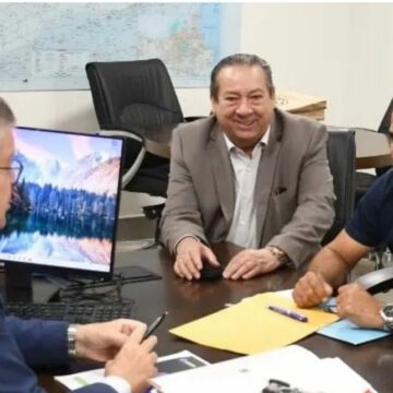 Governador João Azevedo ,Chico Nazário e o secretário de estado Ronaldo Guerra discutem desenvolvimento de Caaporã ,Chico Nazário prefeito reafirma seu apoio a João Azevedo para o Senado