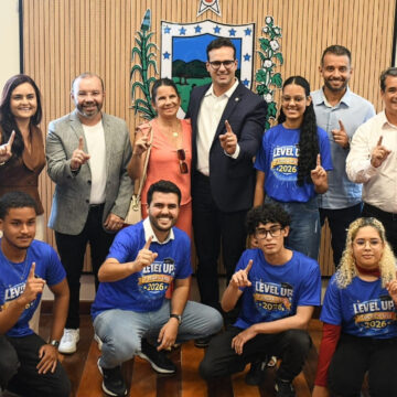 Lucas Ribeiro recebe aprovados no Sisu e reafirma compromisso do Governo com educação da Paraíba 