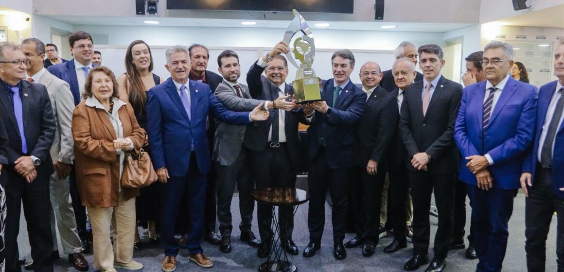 ALPB recebe prêmio Assembleia Cidadã pelo documentário Sociedade Singular