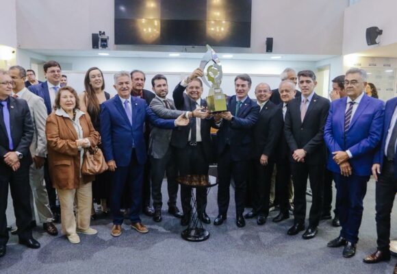 ALPB recebe prêmio Assembleia Cidadã pelo documentário Sociedade Singular