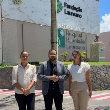 Captura de tela 2026-03-12 162703 Presidente da Câmara de Lucena visita Hospital Napoleão Laureano para conhecer estrutura do tratamento contra o câncer, acompanhado das vereadoras Débora da Maria Rita e Renata Dornelas