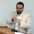 VEJA VIDEO: Presidente da Câmara de Lucena acusa comunicação da prefeitura de espalhar fake news sobre reajuste e 1/3 de férias dos professores