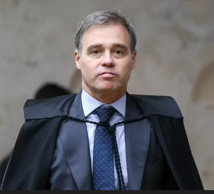 Ministro do STF diz haver provas contra Deputada  que comprou apartamento de 4 milhões com recuros desviados do INSS