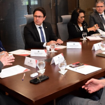 PGJ participa de reunião da Comissão Interpoderes, no Palácio dos Despachos