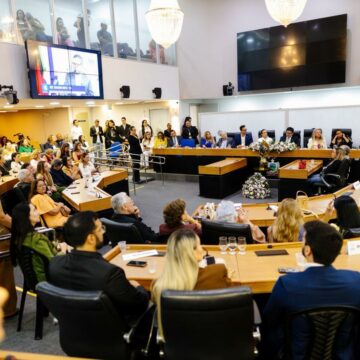 IMG_6944 ALPB concede Medalha Epitácio Pessoa à segunda-dama do Estado, Camila Mariz Ribeiro