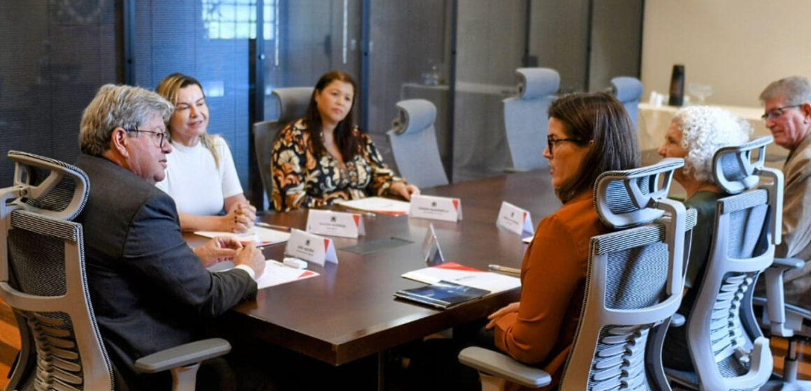 IMG_7132 João Azevêdo acerta realização do 34º Congresso Brasileiro de Engenharia Sanitária e Ambiental em João Pessoa em 2027