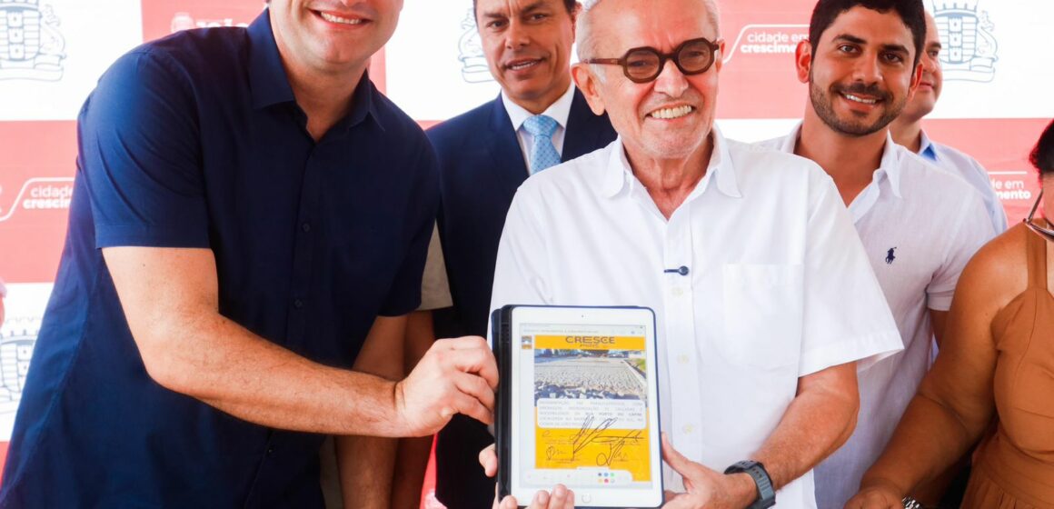 Urbanização   Cícero Lucena autoriza pavimentação em mais 21 ruas do Colinas do Sul e celebra R$ 40 milhões na infraestrutura do bairro