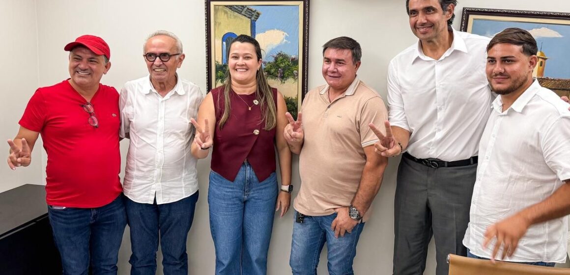 Em Cajazeiras, Cícero recebe apoio de lideranças de mais cinco municípios do Sertão
