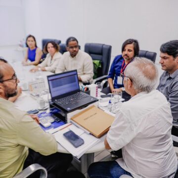 oo Cidade em crescimento Cícero Lucena recebe representantes do BID e destaca avanços do Programa João Pessoa Sustentável