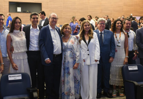 João Azevêdo participa da inauguração do primeiro empreendimento do Polo Turístico Cabo Branco