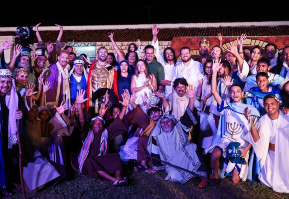 IMG_7629 Lucas Ribeiro prestigia Paixão de Cristo de Cabedelo e destaca força do espetáculo