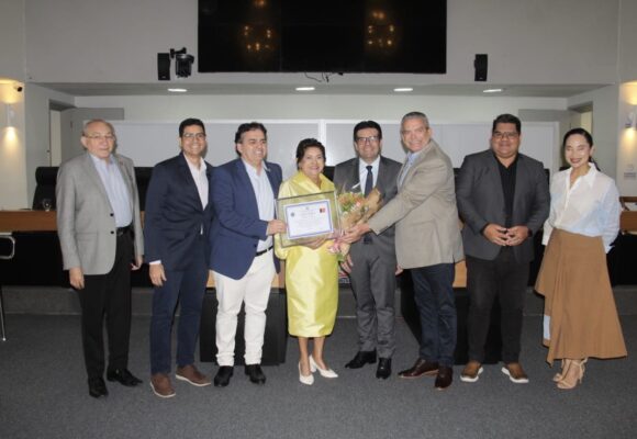 Assembleia concede Cidadania Paraibana à psicóloga Rosa Batista