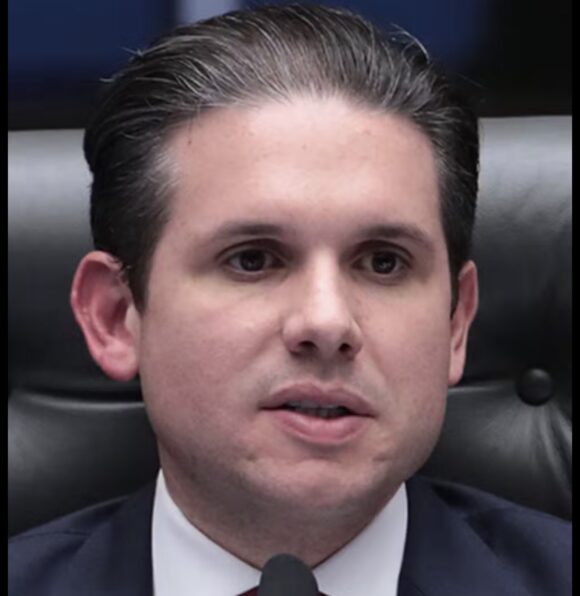 PF INVESTIGA MALAS FORA DO RAIO-X EM VOO COM HUGO MOTTA E CIRO NOGUEIRA EM JATINHO DE EMPRESÁRIO DE BETS