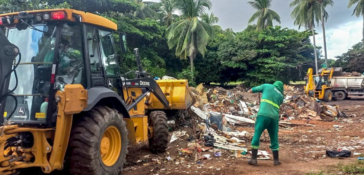 Trabalho preventivo   Prefeitura intensifica ações de limpeza, desobstrução de galerias e coleta de lixo durante final de semana e feriado de Tiradentes