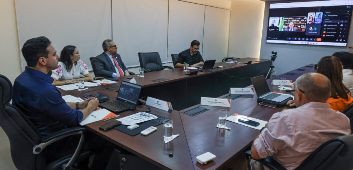 Lucas Ribeiro se reúne com prefeitos e anuncia mais R$ 17,7 milhões para municípios atingidos pelas chuvas